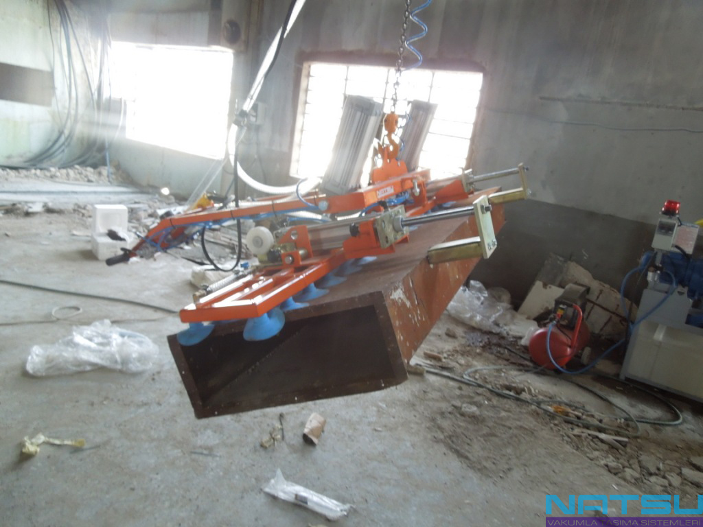 Jib crane works. Suction vacuum suction for the size and structure of the product is selected according to the optimum values. 